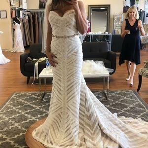Lillian West Size 10 Wedding Dress